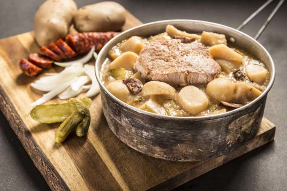 Pork rib with boiled potatoes - Self-heating